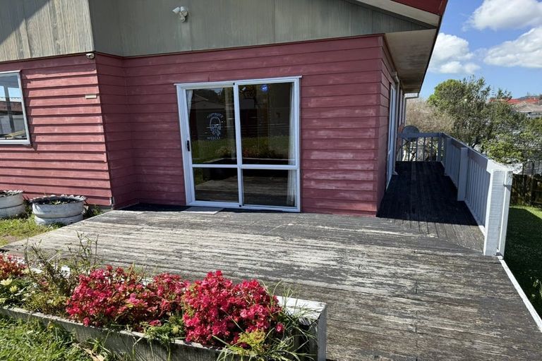 Photo of property in 33 Addison Drive, Glendene, Auckland, 0602