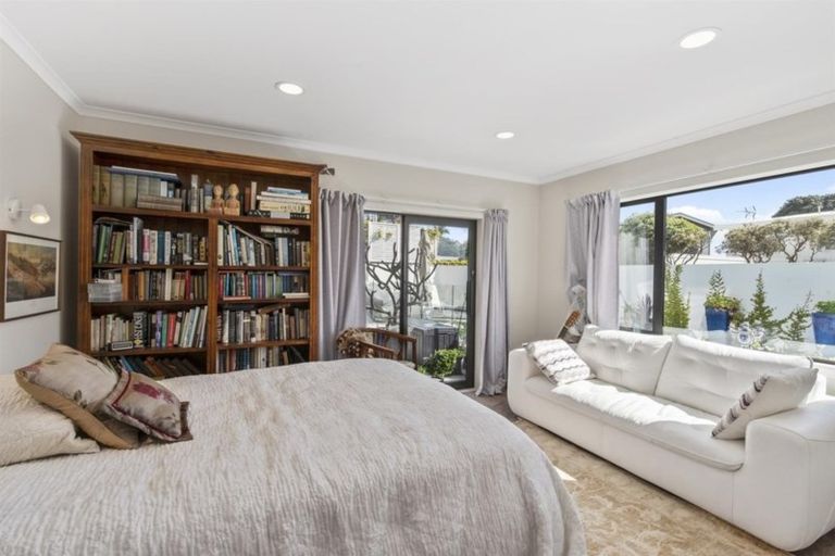 Photo of property in 24 Tiri Road, Milford, Auckland, 0620