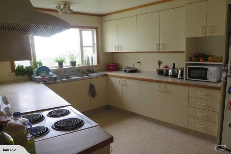 Photo of property in 32 Highbury Road, Highbury, Wellington, 6012