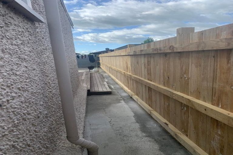 Photo of property in 68 Roberts Line, Kelvin Grove, Palmerston North, 4414