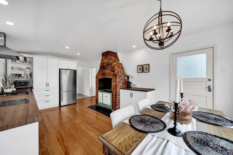 Photo of property in 9 Mayfair Place, Westown, New Plymouth, 4310