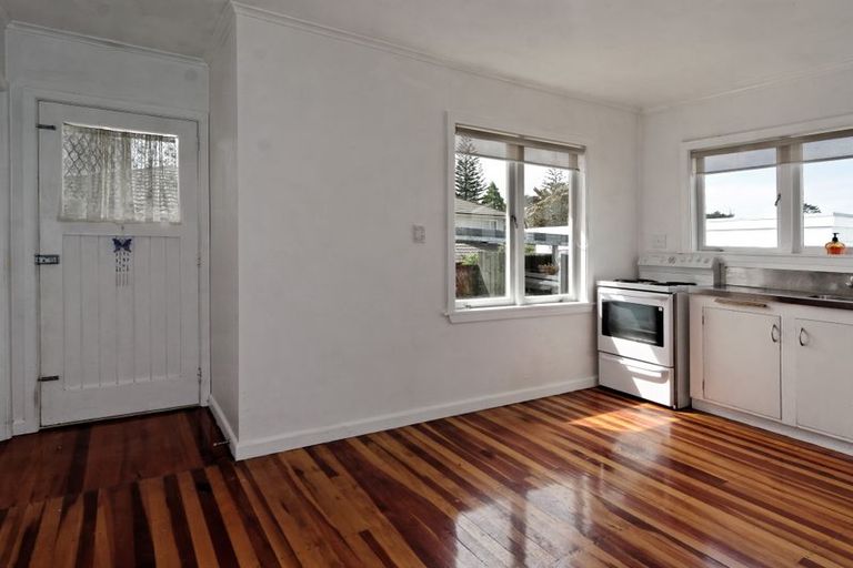 Photo of property in 65 Godley Road, Green Bay, Auckland, 0604