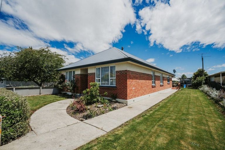 Photo of property in 18 Johnson Street, Milton, 9220