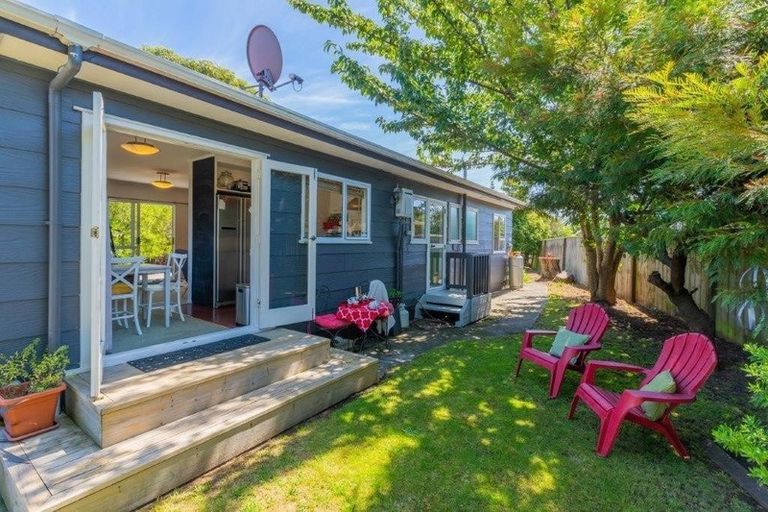 Photo of property in 16 Rosewood Place, Paraparaumu, 5032