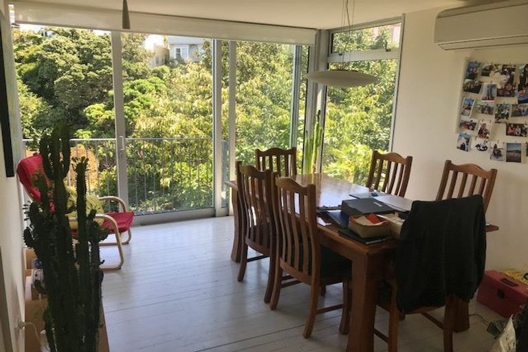 Photo of property in 102 Kelburn Parade, Kelburn, Wellington, 6012