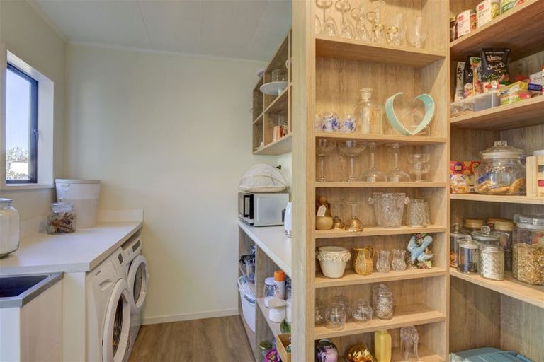 Photo of property in 19 Mckenzie Place, Waikuku Beach, 7402