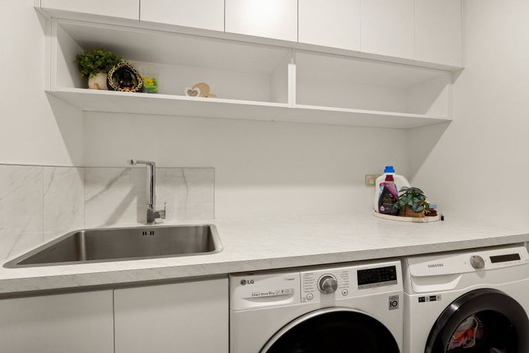 Photo of property in 15 Miharo Crescent, Flagstaff, Hamilton, 3210