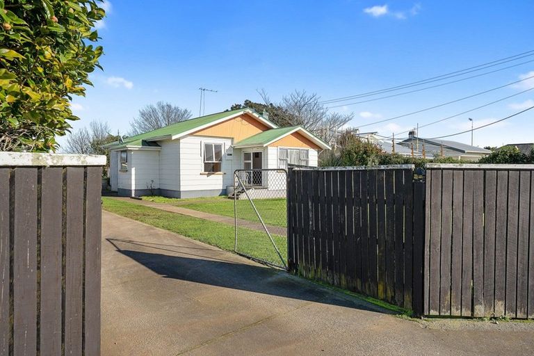 Photo of property in 223 Glover Road, Hawera, 4610