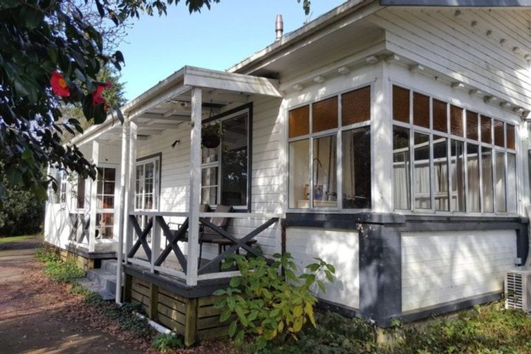 Photo of property in 45 Tarata Road, Inglewood, 4387