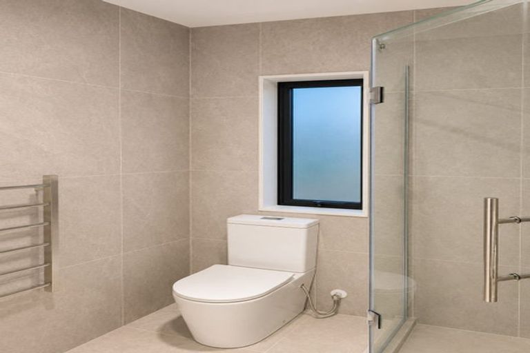 Photo of property in 28b Coburg Street, Henderson, Auckland, 0612