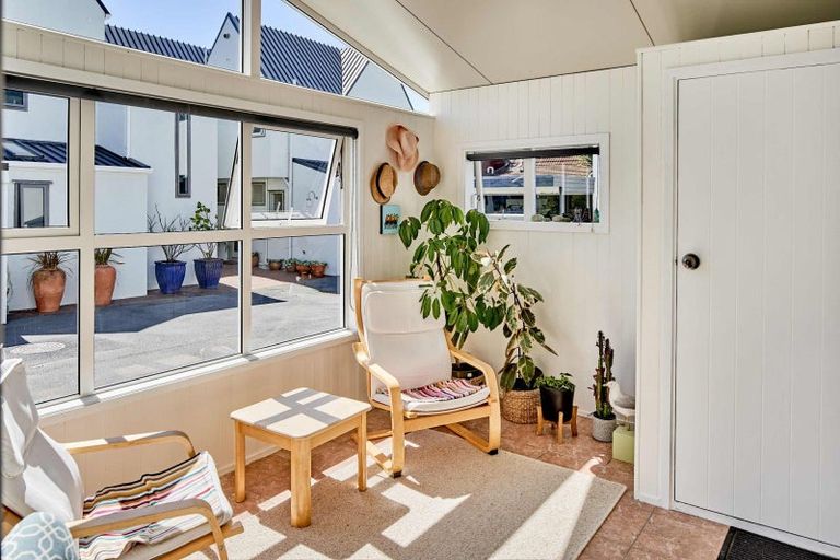 Photo of property in 7/354 Muritai Road, Eastbourne, Lower Hutt, 5013