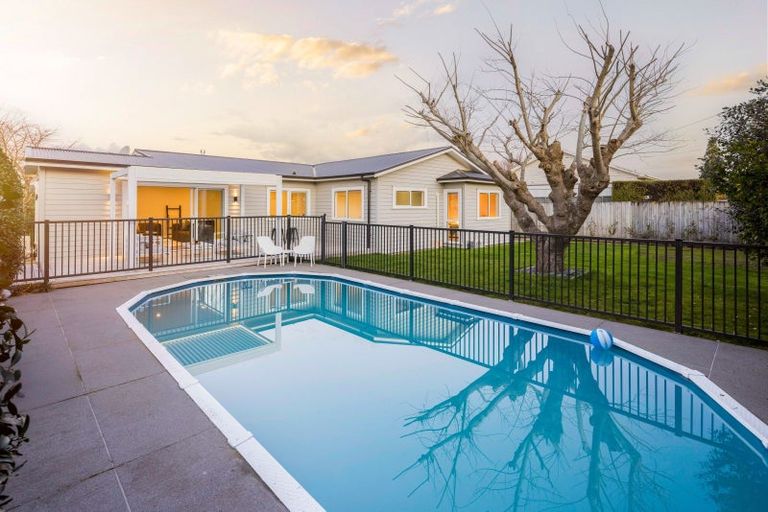 Photo of property in 82 Grey Street, Cambridge, 3434