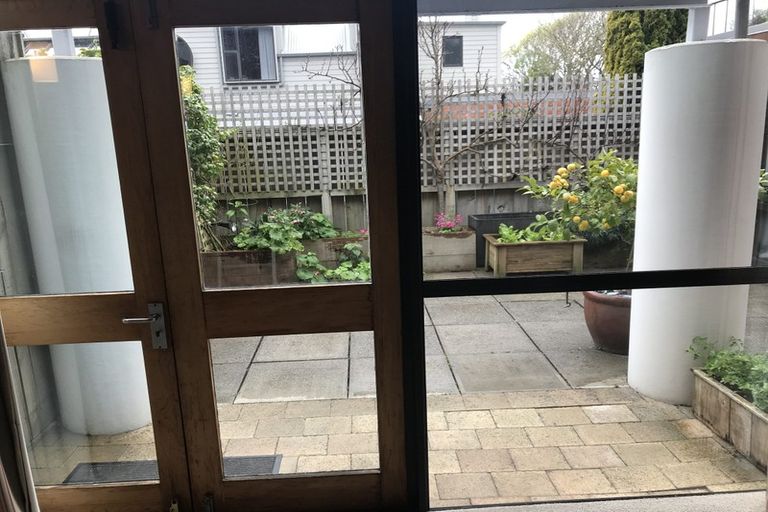 Photo of property in 1/80 Hobson Street, Thorndon, Wellington, 6011