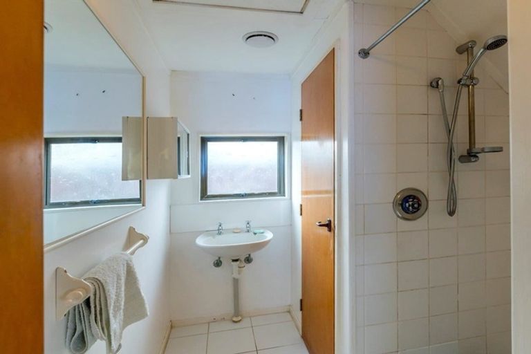 Photo of property in 10 Frances Street, Waikanae Beach, Waikanae, 5036