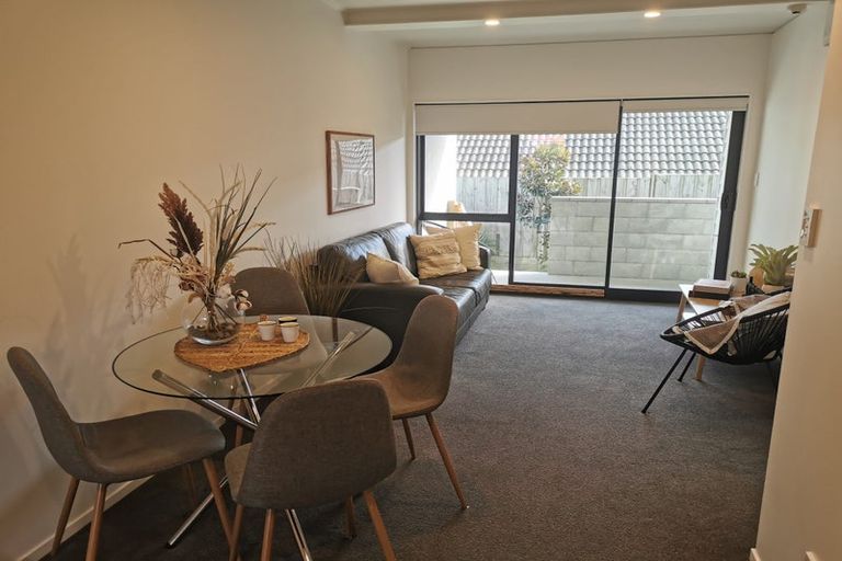 Photo of property in 206/9 East Street, Papakura, 2110