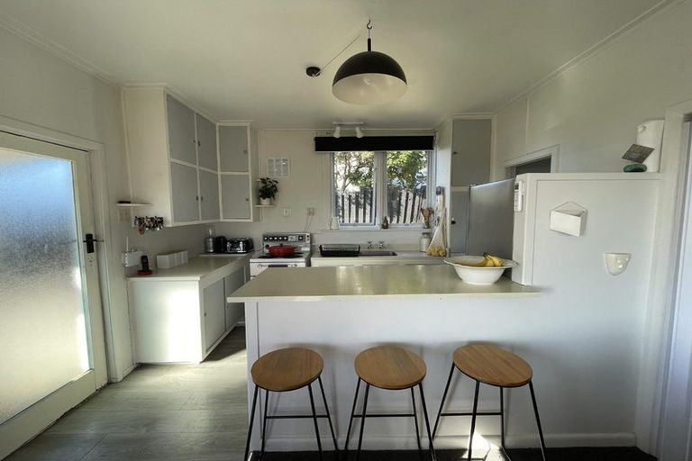 Photo of property in 17a Brightside Road, Stanmore Bay, Whangaparaoa, 0932