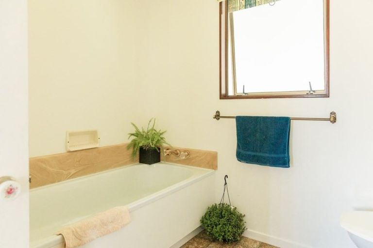 Photo of property in 27 Orowaiti Road, Westport, 7825