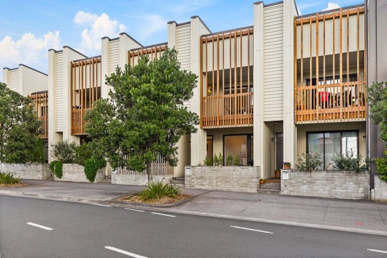 Photo of property in 31 De Havilland Road, Hobsonville, Auckland, 0618