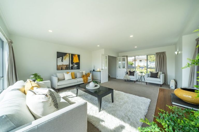 Photo of property in 12 Lanyon Place, Whitby, Porirua, 5024