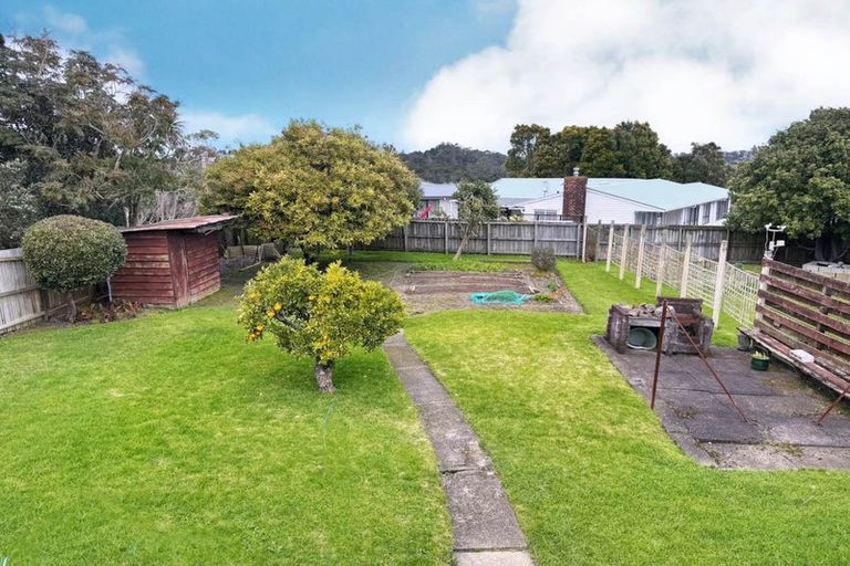 Photo of property in 8 Roberts Road, Glenfield, Auckland, 0629