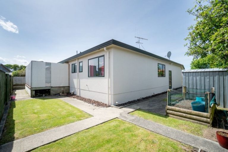 Photo of property in 45 Dalfield Place, Highbury, Palmerston North, 4412