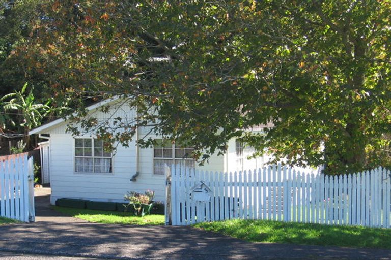 Photo of property in 36 Brandon Road, Glen Eden, Auckland, 0602