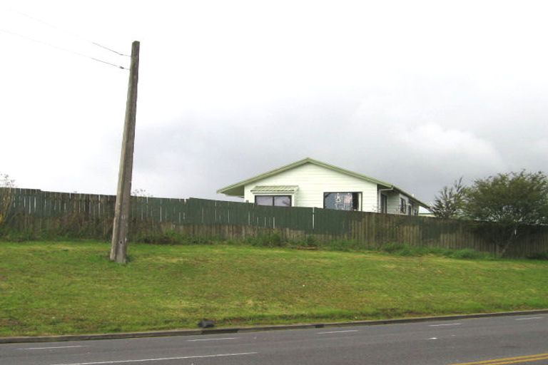 Photo of property in 366 Triangle Road, Henderson, Auckland, 0610