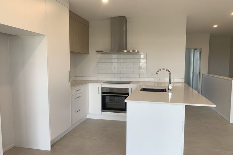 Photo of property in 10/18 Paraone Crescent, Takanini, 2112