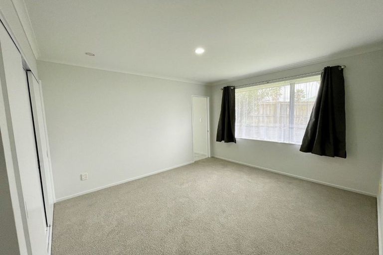 Photo of property in 30 Pitt Avenue, Clendon Park, Auckland, 2103