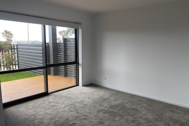 Photo of property in 2c Fowler Street, Northcote, Auckland, 0627