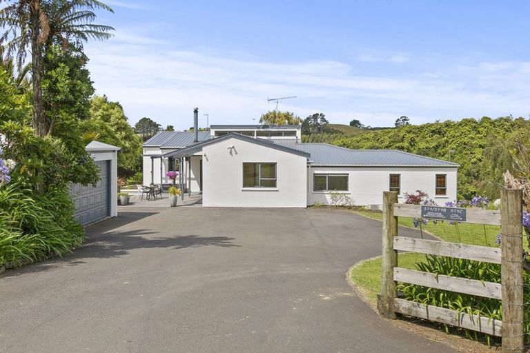 Photo of property in 379 Mangorei Road, Merrilands, New Plymouth, 4312