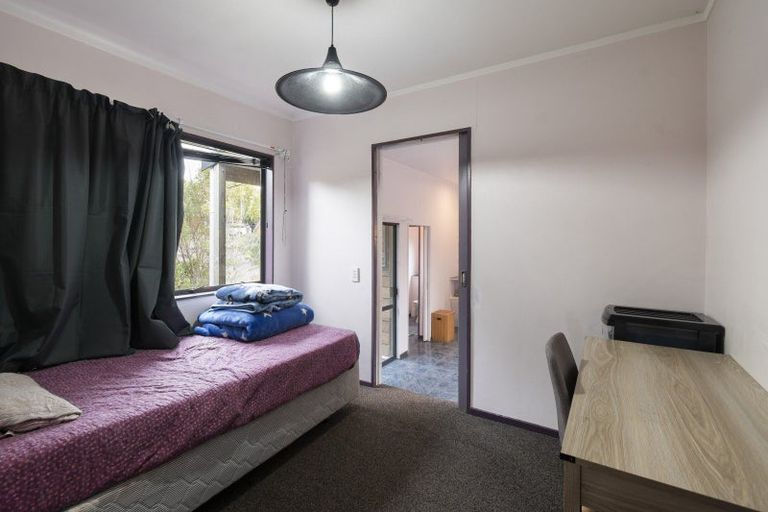Photo of property in 20 Springdale Grove, Fitzherbert, Palmerston North, 4410