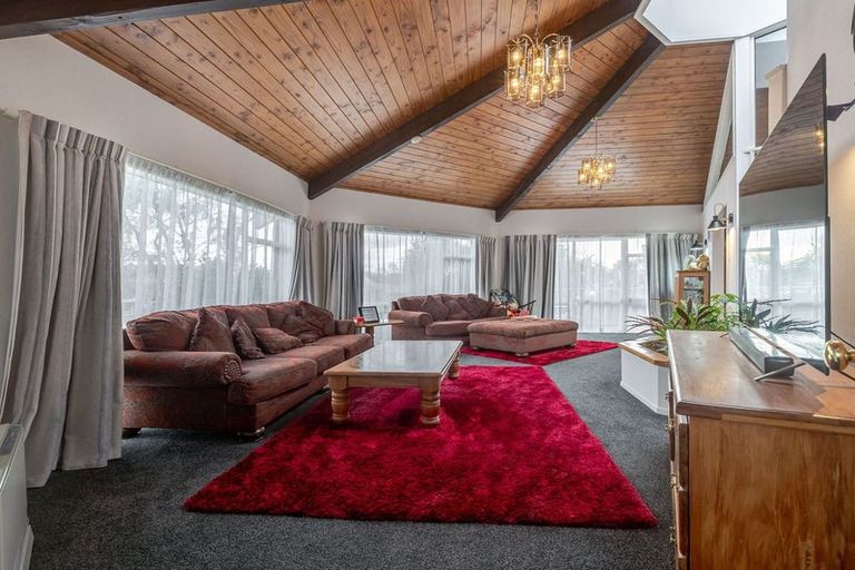 Photo of property in 23 Chilton Grove, Hokowhitu, Palmerston North, 4410
