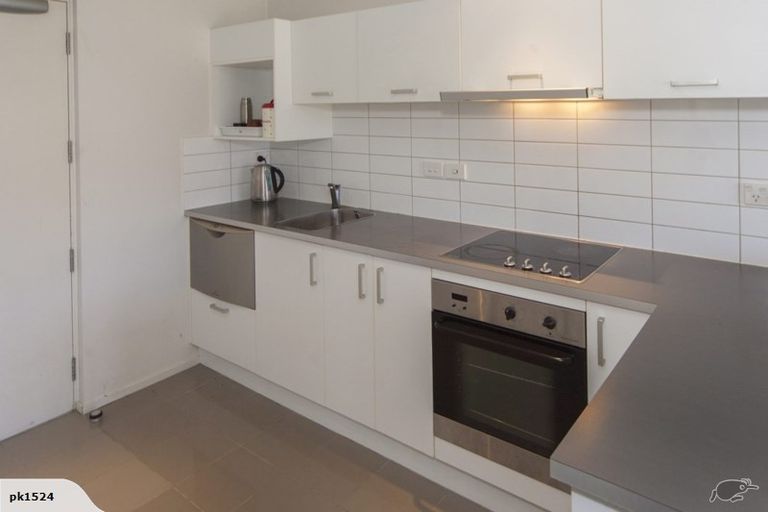 Photo of property in 7e/60 Masons Road, Oteha, Auckland, 0632