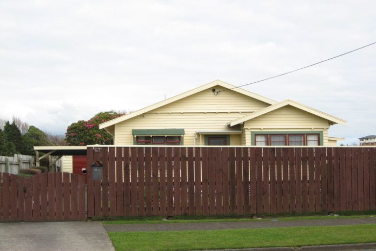 Photo of property in 47 Omata Road, Marfell, New Plymouth, 4310