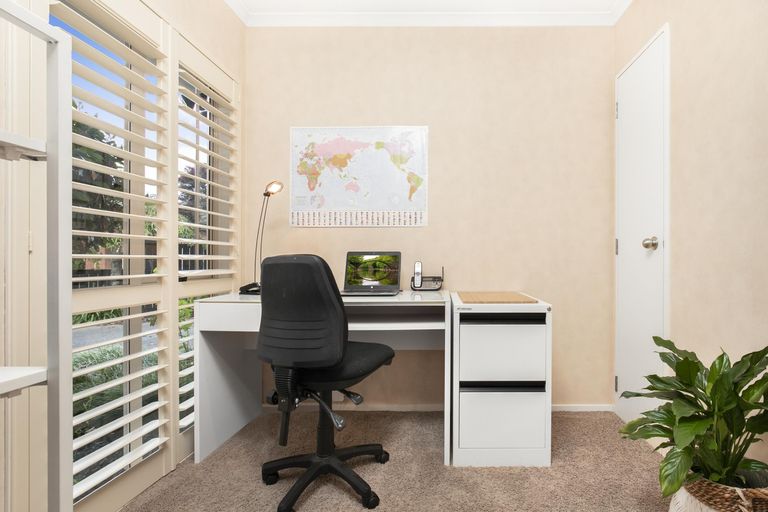 Photo of property in 8 Rushbury Place, Randwick Park, Auckland, 2105