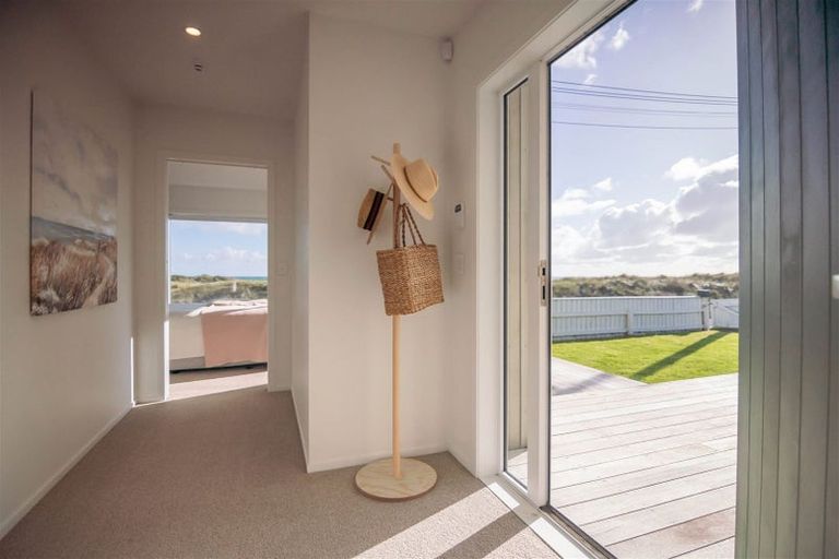 Photo of property in 21 Ocean Beach Street, Foxton Beach, Foxton, 4815