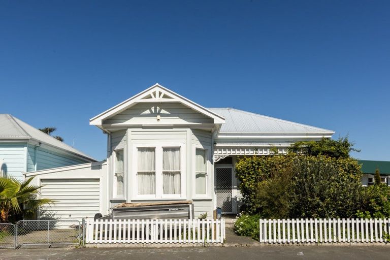 Photo of property in 95 Wellesley Road, Napier South, Napier, 4110