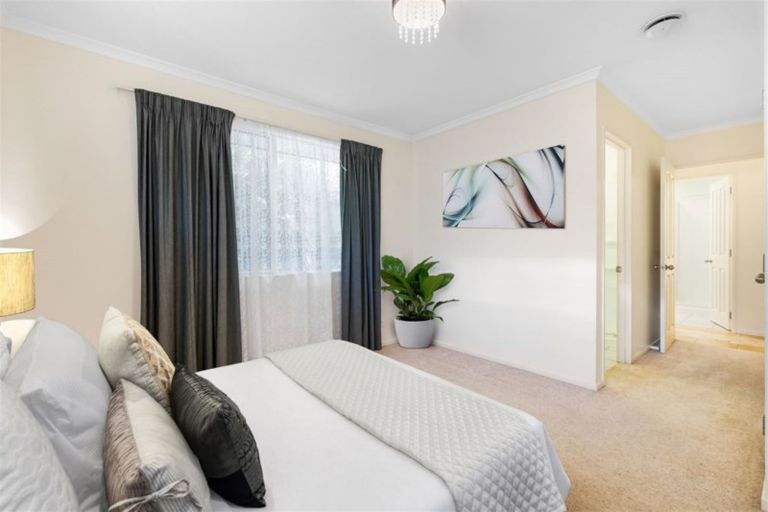 Photo of property in 28 View Ridge Drive, Ranui, Auckland, 0612