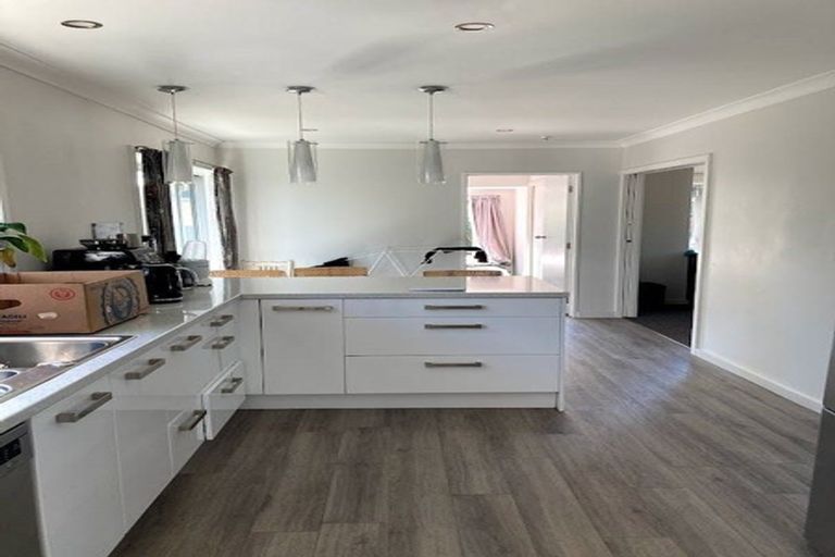 Photo of property in 8 Renfrew Street, Upper Riccarton, Christchurch, 8041