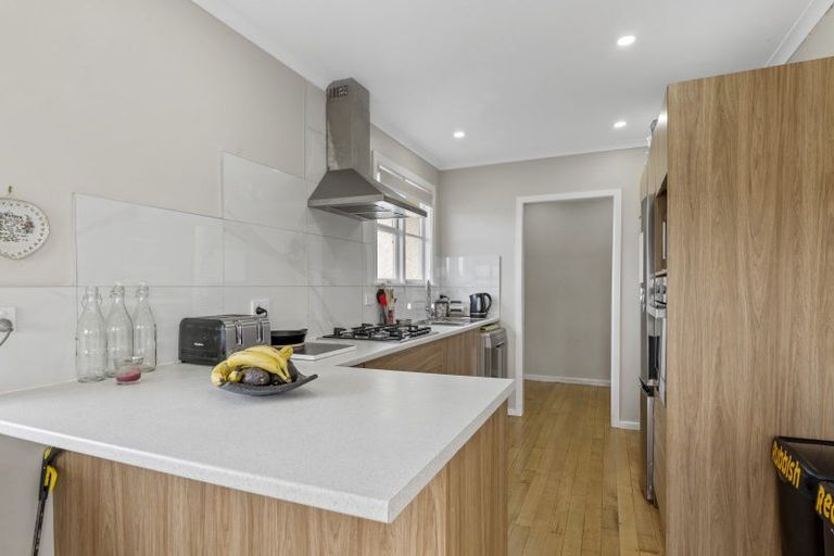 Photo of property in 75 Mould Street, Waitara, 4320