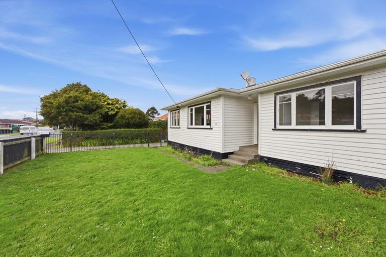 Photo of property in 198 Ngamotu Road, Spotswood, New Plymouth, 4310