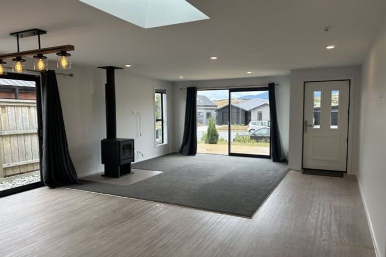 Photo of property in 51 Howden Drive, Jacks Point, 9371