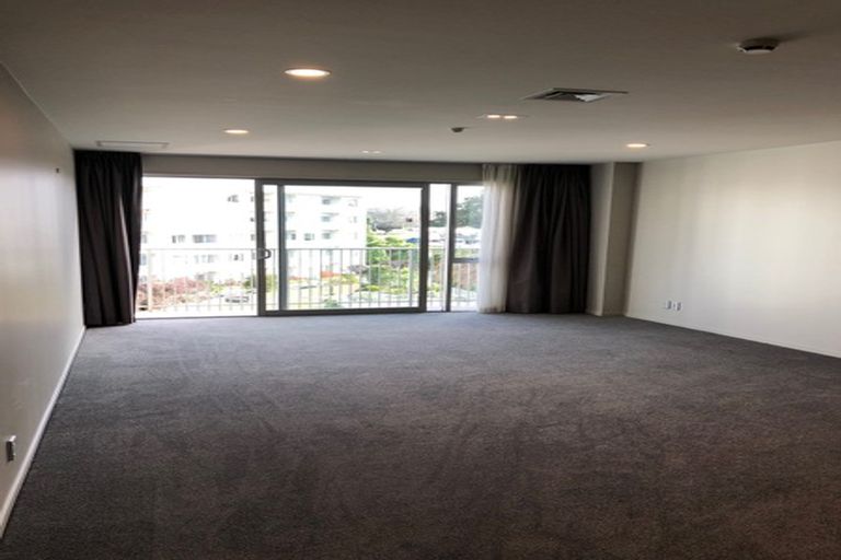 Photo of property in Shoal Haven Apartments, 112a/130 Anzac Street, Takapuna, Auckland, 0622