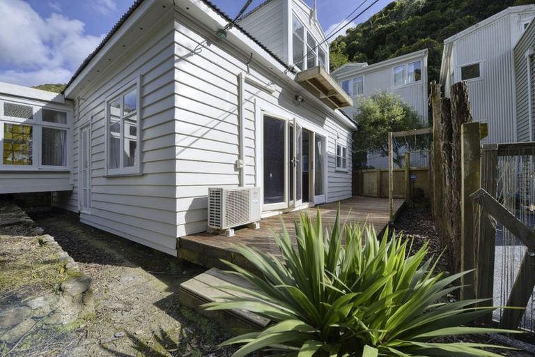 Photo of property in 100 Holloway Road, Aro Valley, Wellington, 6021