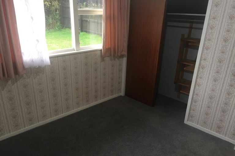 Photo of property in 1/28 Sequoia Place, Sunnynook, Auckland, 0620