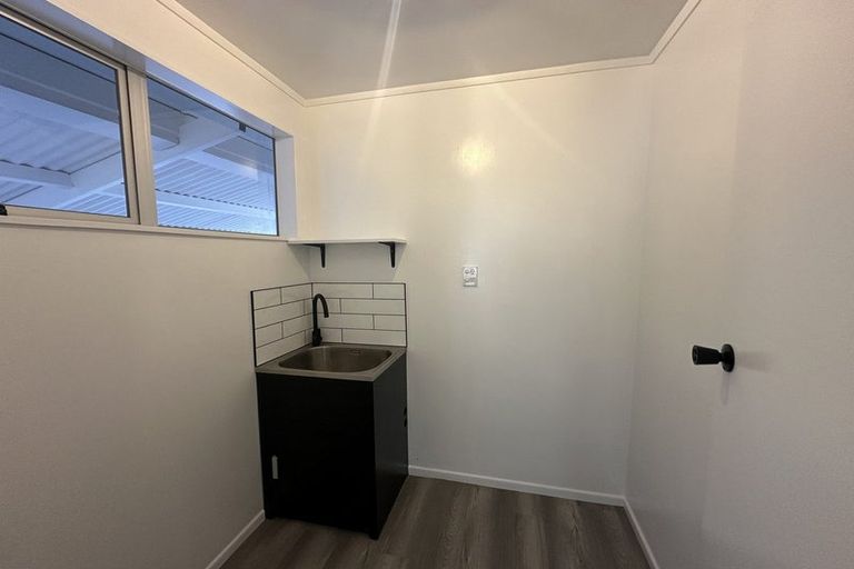 Photo of property in 17 Carlton Terrace, Westown, New Plymouth, 4310