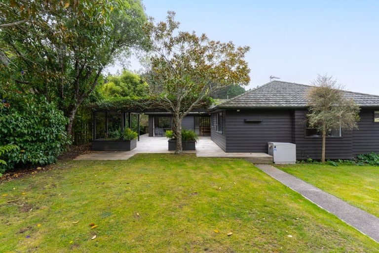 Photo of property in 15 Duval Grove, Tawa, Wellington, 5028