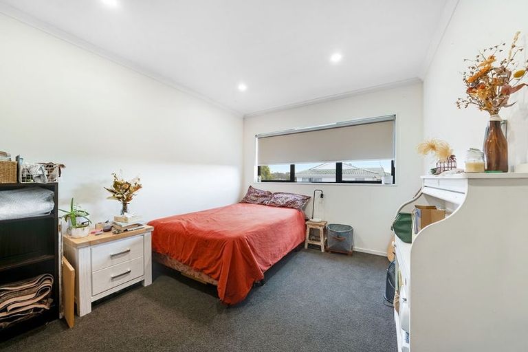 Photo of property in 4a Kelman Road, Kelston, Auckland, 0602