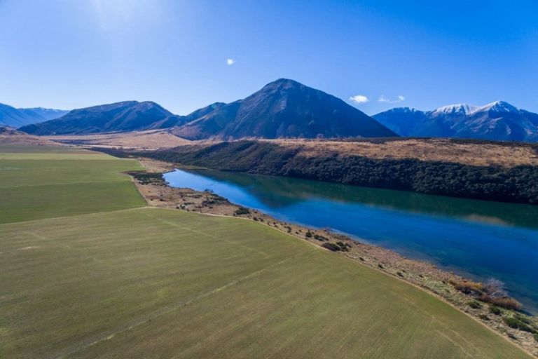 Photo of property in 11075 West Coast Road, Lake Pearson, Arthur's Pass, 7580